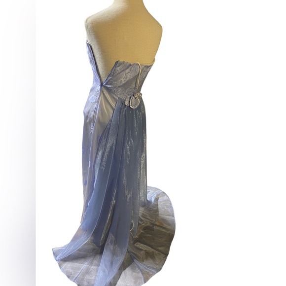 😍Beautiful Vintage Light Purple Strapless Prom Dress with a Small Train - Picture 4 of 9